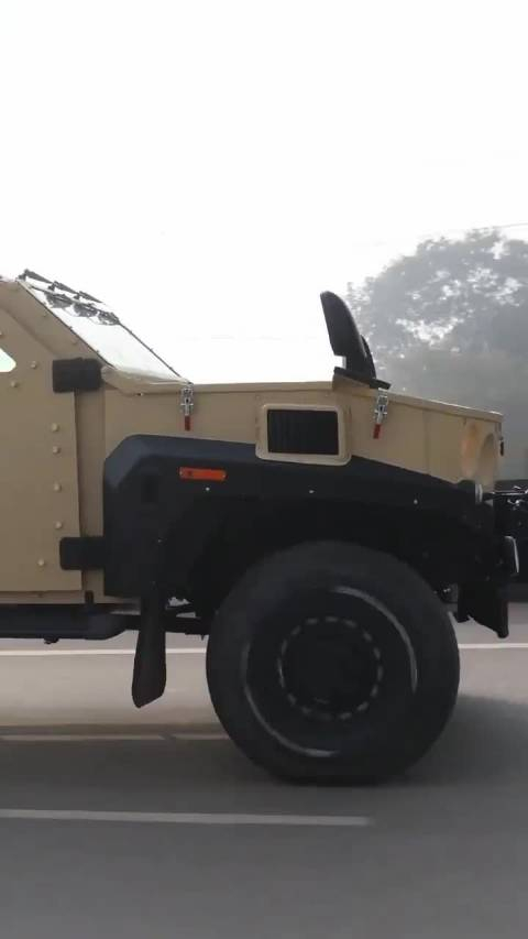 印度陆军的新型armado4x4轻型装甲车由印度mahindra集团制造