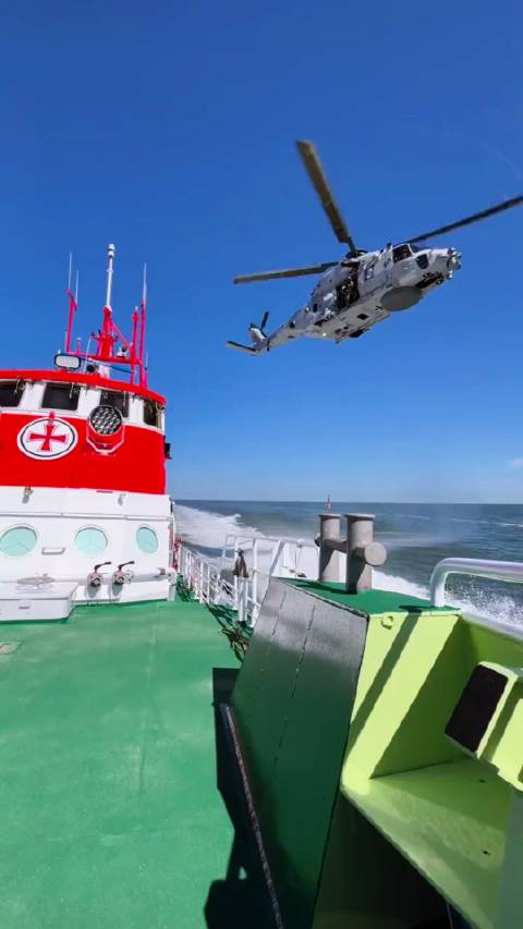 海上直升机搜救演习
