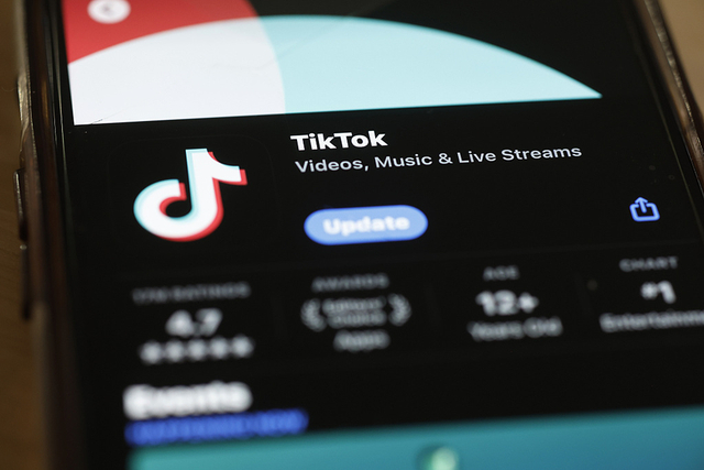 TikTok在美国有1.7亿用户，其中69.3%的活跃用户为35岁以下的年轻人。视觉中国 资料图