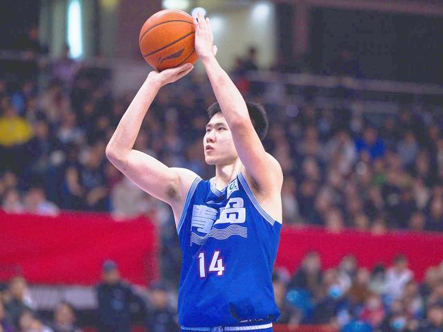 青岛男篮无缘翻盘浙江,nba球探观战,杨瀚森准三双,余嘉豪抢戏|青岛