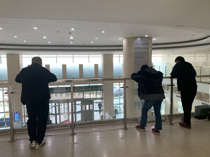 燃爆后,他们的家成了危楼|张磊|医院|爆炸_新浪新闻
