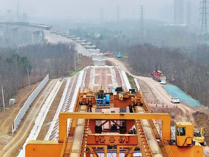 合新铁路自合肥枢纽引出,经定远,明光,五河,泗县和江苏宿迁,至新沂