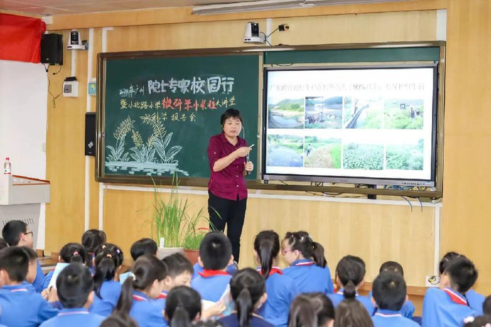 活动现场小北路小学校长汤婉峰认为,增强微研学的科学教育含金量,让