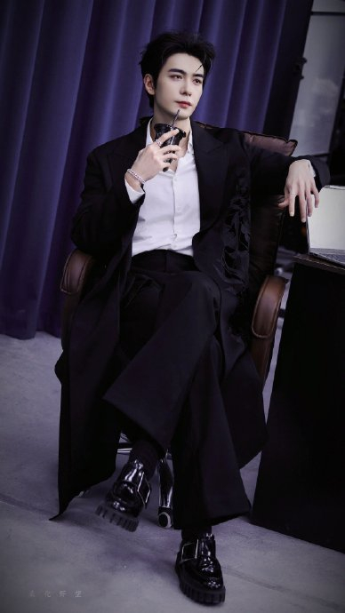 陈星旭——一个脸,身材,音色,演技全部免检的男人90浓眉大眼剑眉星