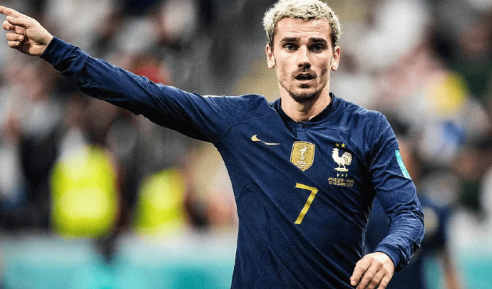 连续为国出战84次纪录终结,官方:格列兹曼退出本期法国队|格列兹曼