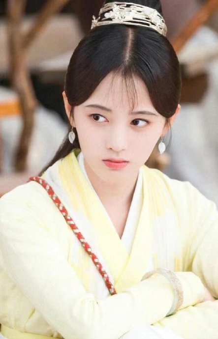 鞠婧祎半永久妆容之前也挺好看啊…|鞠婧祎|妆容|丝绒裙_新浪新闻