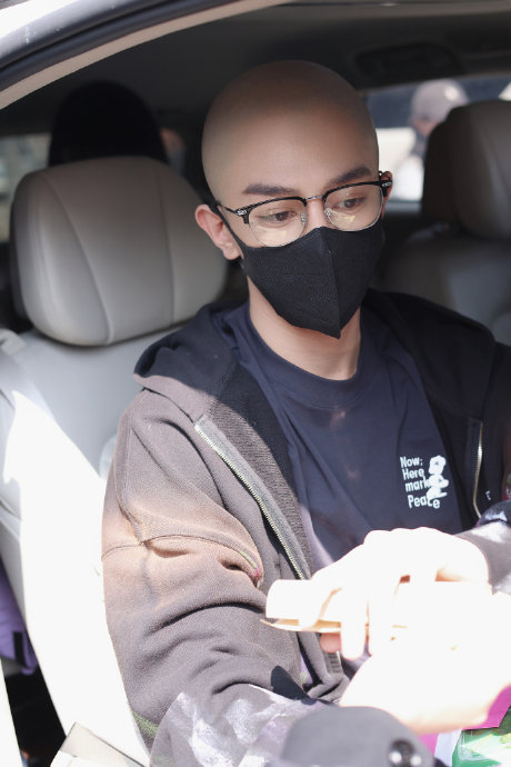 是戴眼镜的斯文小和尚|夏之光|九重紫|斯文_新浪新闻