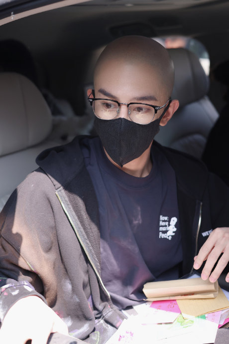 是戴眼镜的斯文小和尚|夏之光|九重紫|斯文_新浪新闻