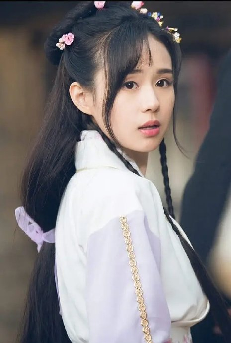 一款盛产beta,主打窝囊系艺人的公司,代表为男的白客,女的郑合惠子,打