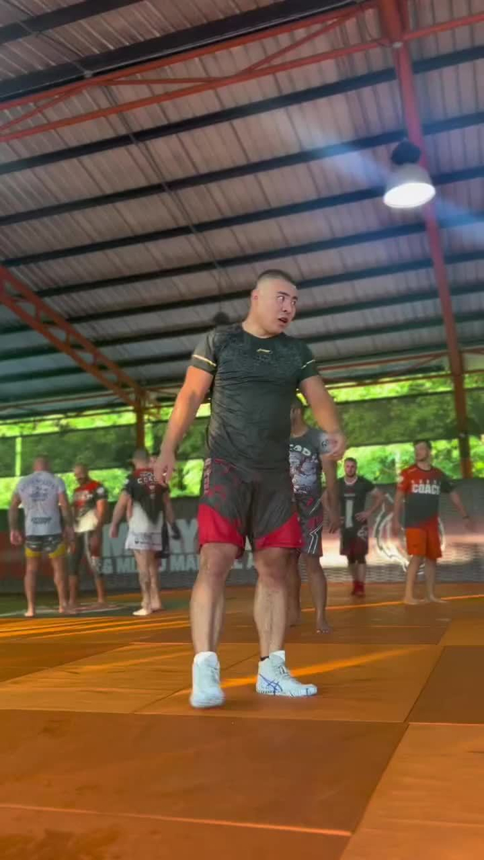 金刚战警樊荣fanrong摔跤实战04累坏我了都站不稳了