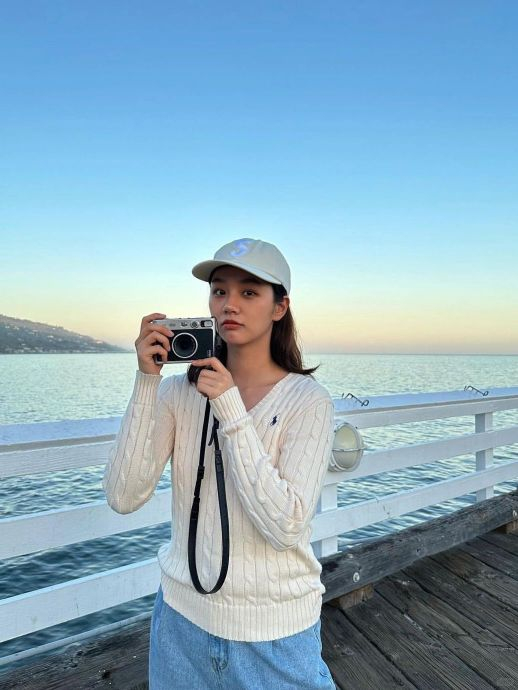 惠利呀 以后多拍些大笑的照片吧 去年有被惠利各种素颜旅行照震撼到