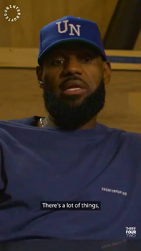 懂球帝詹姆斯与雷迪克的播客节目球场大脑首曝预告片段