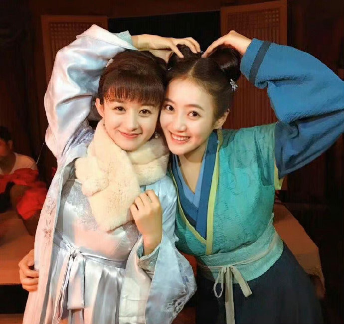 明兰和小桃吃货二人组上大分咯|盛明兰|赵丽颖_新浪新闻