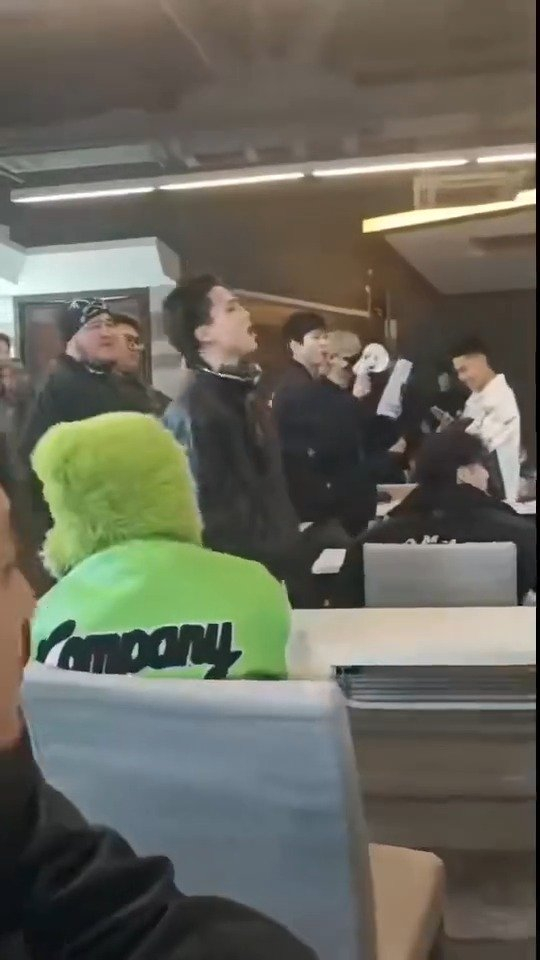 读者投稿新说唱录制现场对骂bobbynopeace和oneone爆发冲突