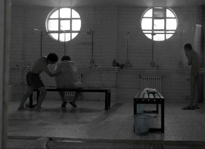 "三无"县城青年:当个废物,真挺好|废物故事|海绵|陇西_新浪新闻