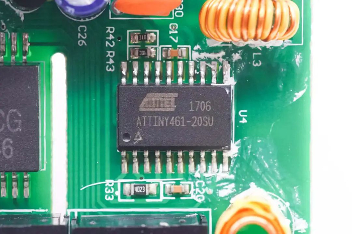 78l05l稳压芯片用于为mcu供电.