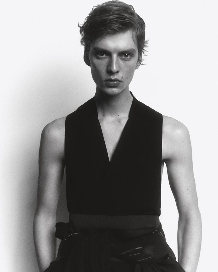 leon dame 或许是沧海遗珠中92较为90熟知的那92颗.