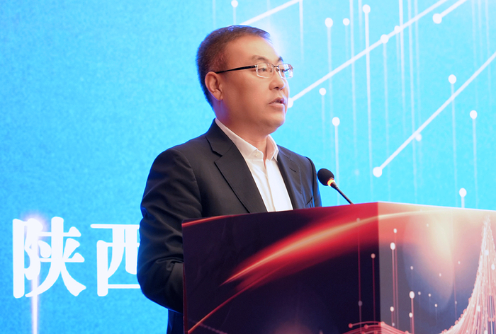 会上,西凤集团公司党委书记,董事长,股份公司董事长张正强调,要精准