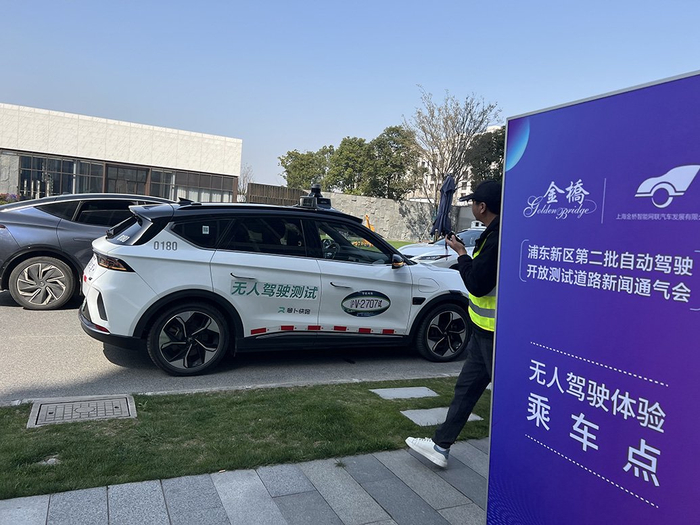 自动驾驶车辆。  澎湃新闻记者 陈逸欣 图