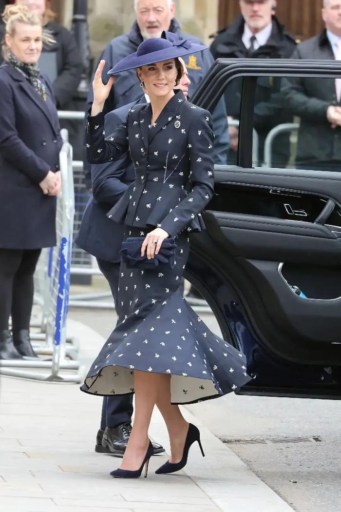 凯特王妃最新穿衣搭配图片