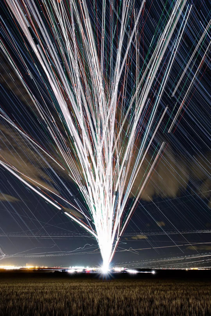 长曝光摄影绘出的魔法光轨