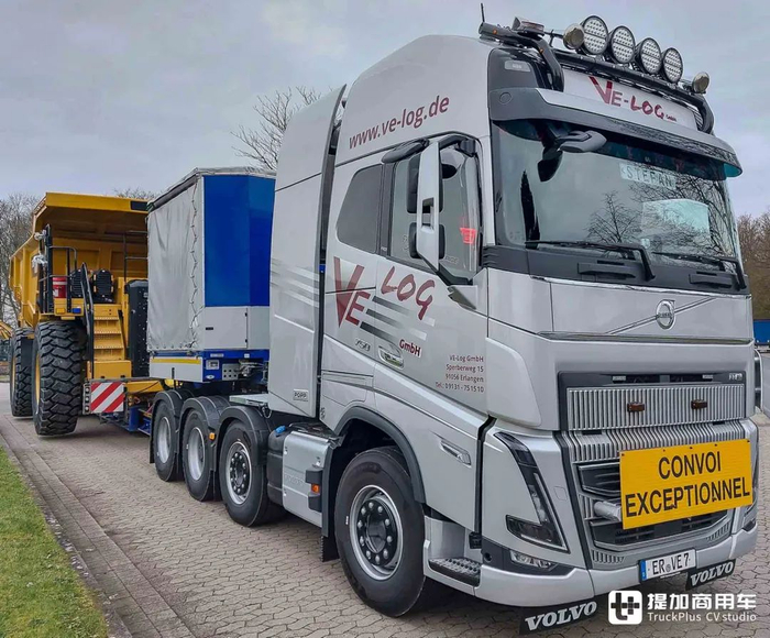 近两层楼高的矿用自卸如何运输带你看沃尔沃fh16750大件车轻松拿捏