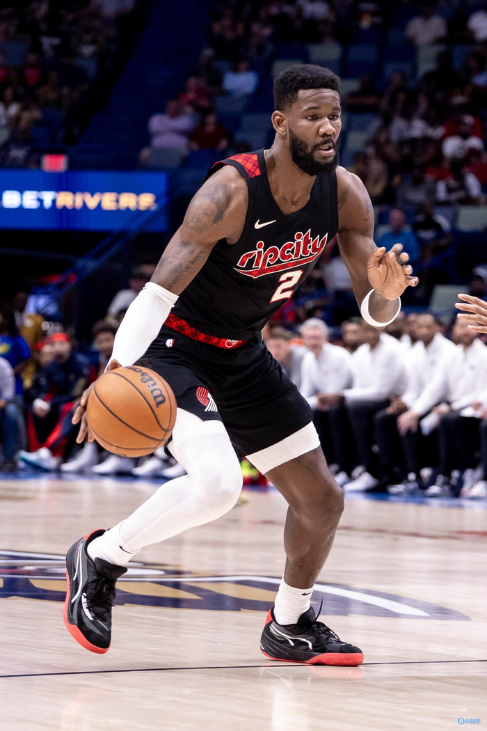 延续高效表现!艾顿开局4中4 首节拿下8分5板1助