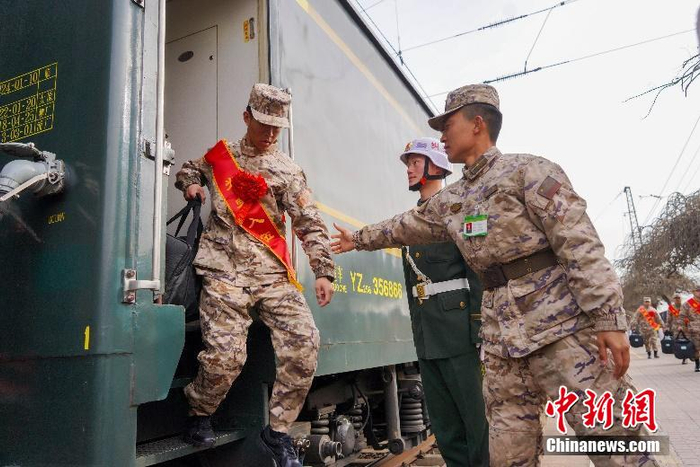 启航!武警山西总队新兵团迎来新兵入营
