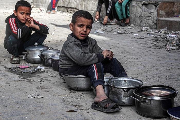 饥饿的难民图片图片