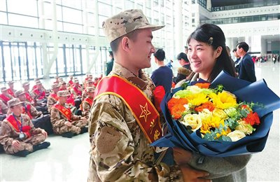 赣州新兵踏上军旅新征程