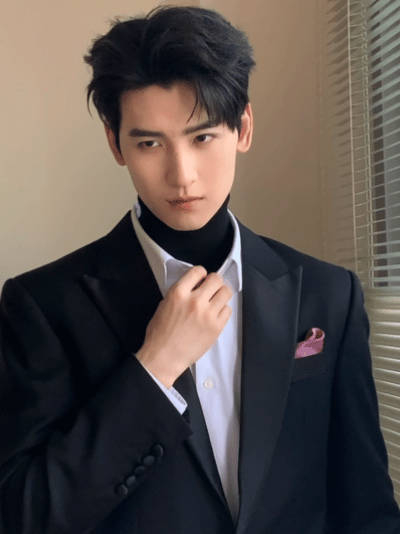 风格多变的小黄@黄俊捷h…|黄俊捷|斯文_新浪新闻