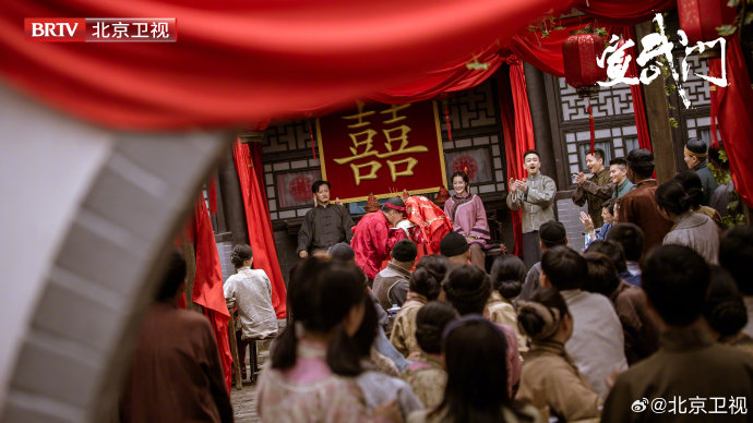 红色代表着喜气,寓意着福气,每晚19:30北京卫视品质剧场,敬请关注