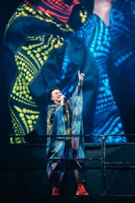 完全意料之中,陈奕迅武汉演唱会六场售罄,eason什么实力不必多说了吧