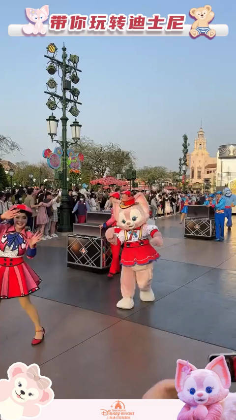 探索上海迪士尼的玲娜贝儿人偶表演感受不一样的魔幻魅力