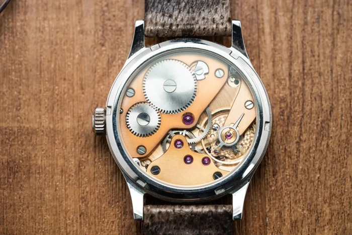 无关价格颜值市场热度在我这几百块表里最值得留下的是这10块