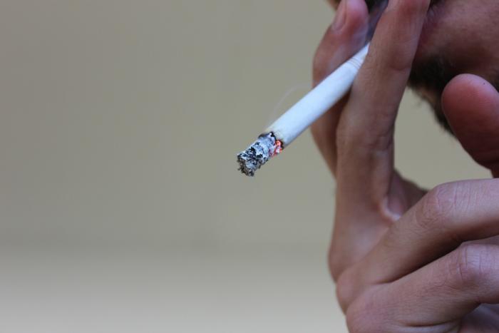 三手烟能在家里藏10年,时刻伤害你和家人
