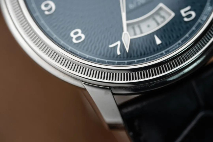 这款表首次在官网接受预定,加上数量稀少,发售后几个小时就被抢完了