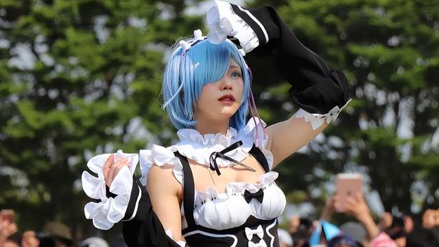 日本动漫行业学习,早日出台分级制度,这样漫展上的元素就会更加多元化