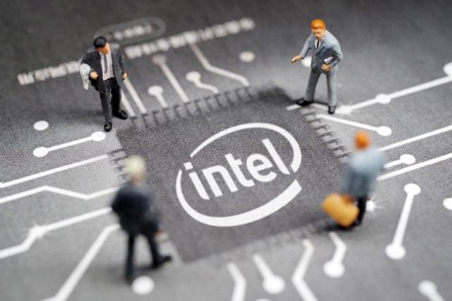 英特尔获美国政府近200亿美元资金支持未来5年要投资千亿美元