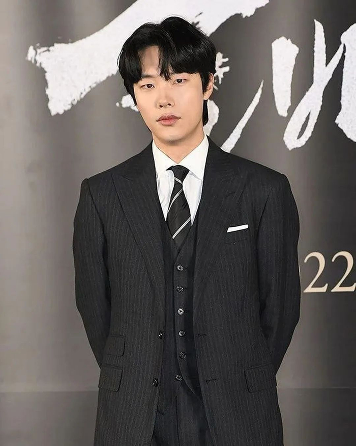 韩娱现状一半人追着柳俊烈骂另一半重新爱上了自律的金秀贤