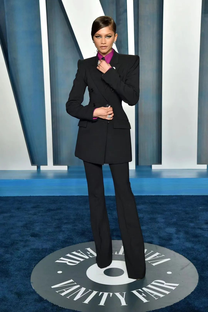 沙丘,亢奋主演 zendaya 的 7 套经典造型