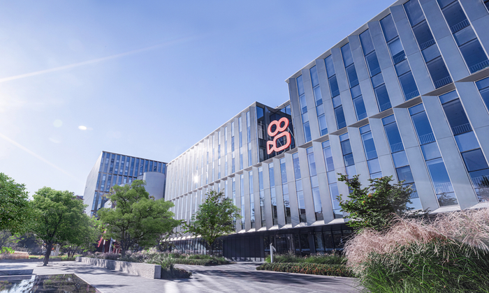 快手2023年收入破千亿经调整净利润超百亿并实现扭亏为盈