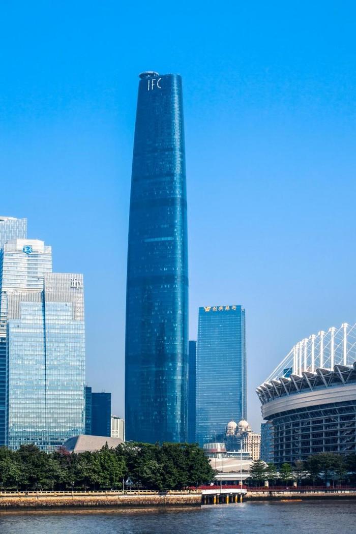 广州天河越秀金融大厦图片
