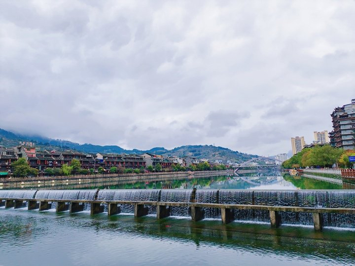 石阡县全力推进文明城市创建工作