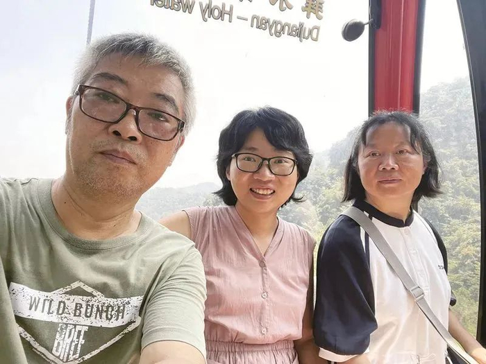 大学副教授开设“弦论幼儿园” 科普是最美的情话 | 现代家庭杂志|何炬|弦论|周思益_新浪新闻