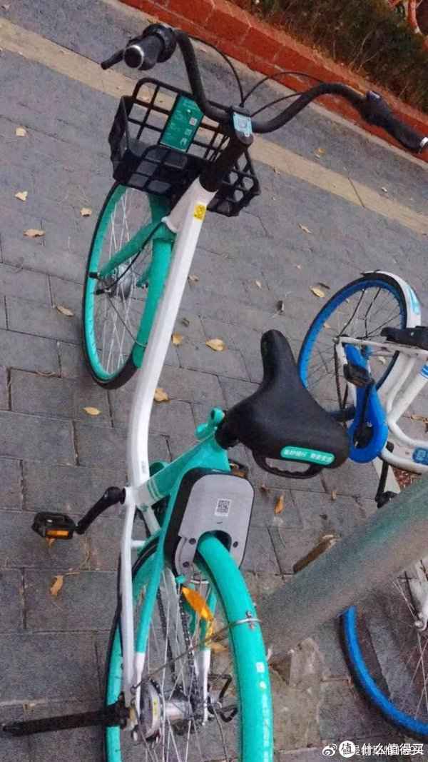 它本质上还是小蓝单车pro,只不过滴滴换了一些零部件这些小蓝车和滴滴