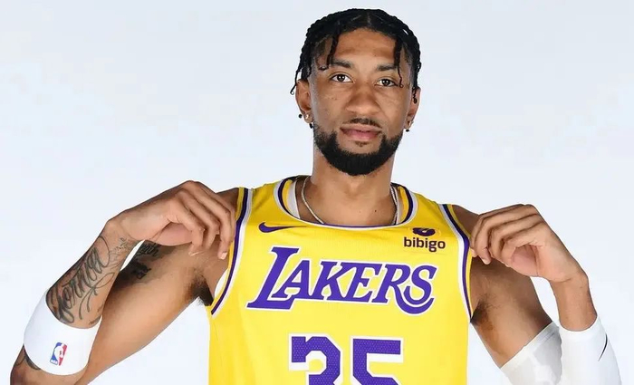 湖人中锋接受手术,3人或赛季报销|伍德|湖人|范德比尔特_新浪新闻