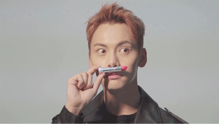 美宝莲:被嫌弃的少女时代眼泪|美宝莲|朱一龙|少女时代_新浪新闻