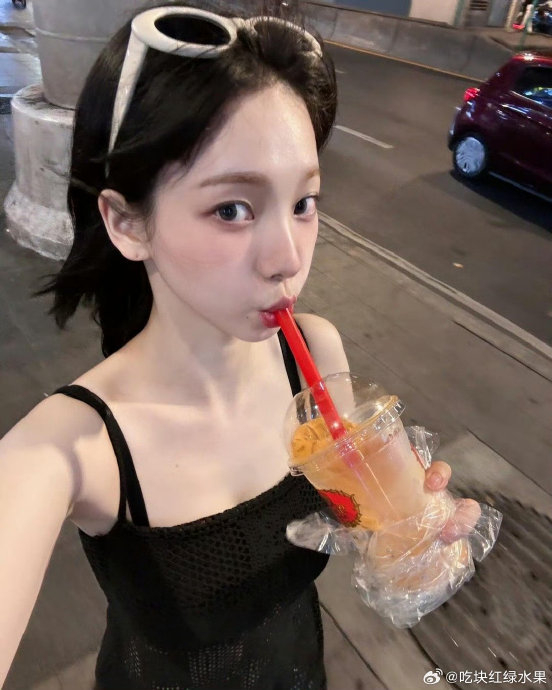柳智敏ins更新 恋爱中的女人就是幸福满满 全都是李宰旭给她拍的|柳