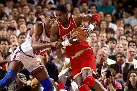 nba球星卧推纪录,小不点居然也这么强?|神力|肌肉|卡尔马龙_新浪新闻